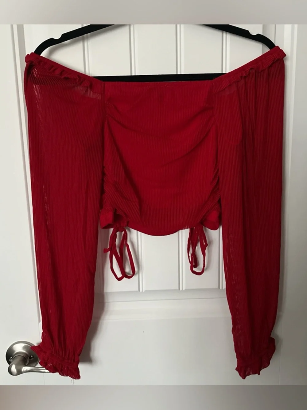 Red Off-Shoulder Ruched Crop Top - Picture 5 of 5